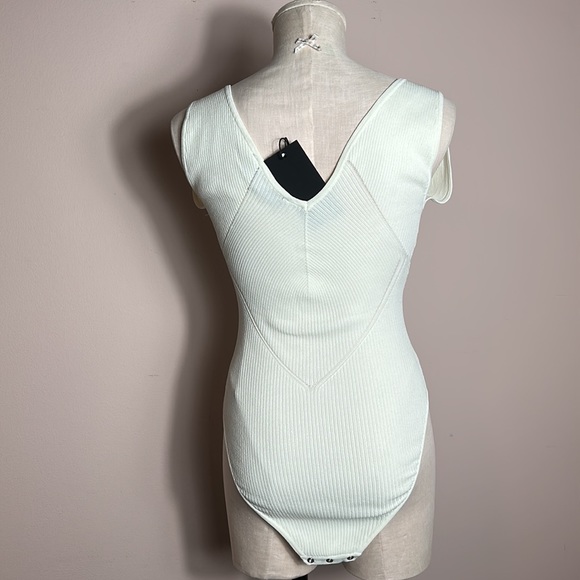 Kendall + Kylie Ivory Ribbed Bodycon Tank Top size S- NWT - Picture 11 of 14